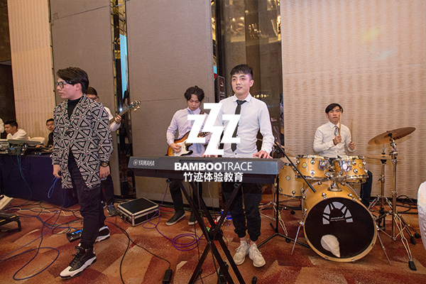 瘋狂過(guò)山車